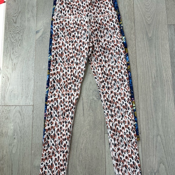 ANTHROPOLOGIE LEGGINGS - Picture 5 of 15